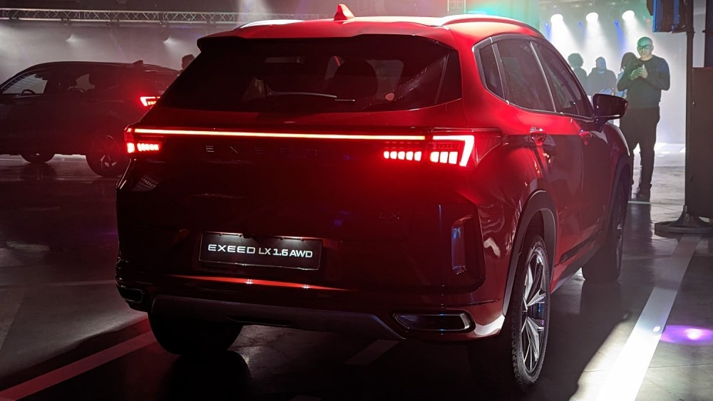 Exeed LX 1.6 AWD I
